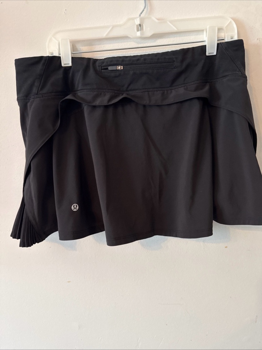 Lululemon Black Athletic Skirt with Built-In Short sz 10
